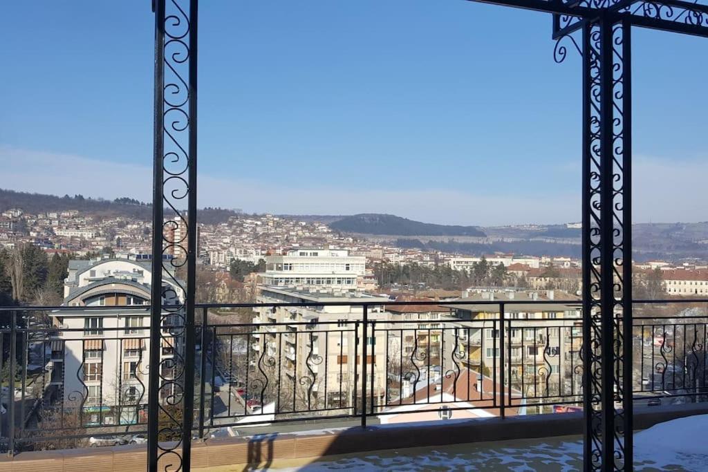 Unique Studio- Great Balcony And View! Parking Possibility! เวลีคอเทอร์โนโว ภายนอก รูปภาพ