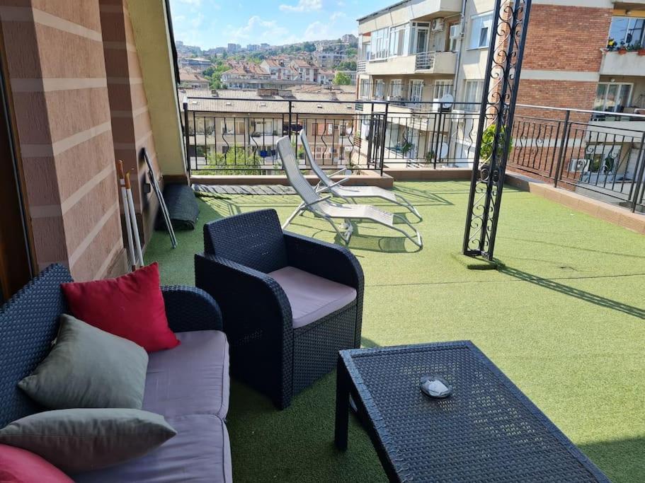 Unique Studio- Great Balcony And View! Parking Possibility! เวลีคอเทอร์โนโว ภายนอก รูปภาพ