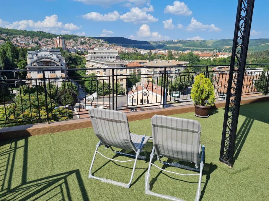 Unique Studio- Great Balcony And View! Parking Possibility! เวลีคอเทอร์โนโว ภายนอก รูปภาพ