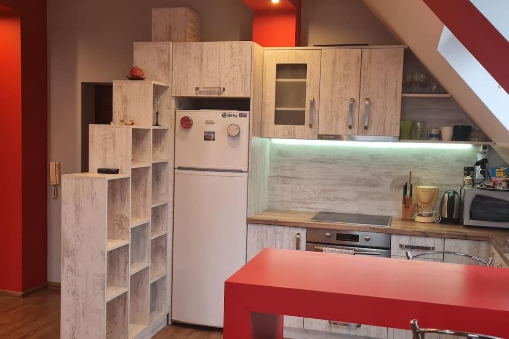 Unique Studio- Great Balcony And View! Parking Possibility! เวลีคอเทอร์โนโว ภายนอก รูปภาพ