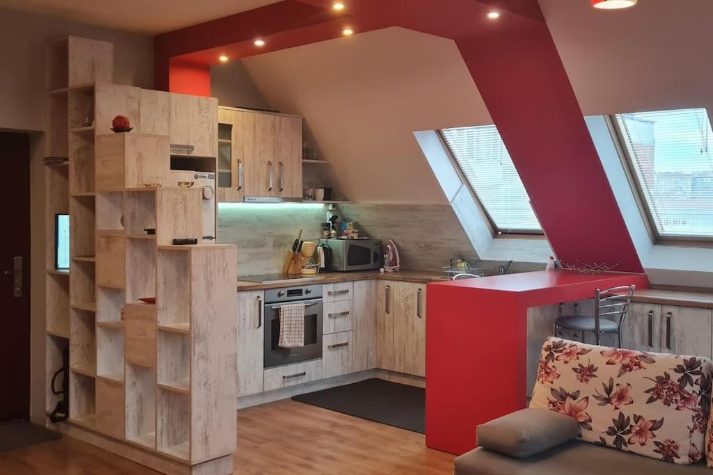 Unique Studio- Great Balcony And View! Parking Possibility! เวลีคอเทอร์โนโว ภายนอก รูปภาพ