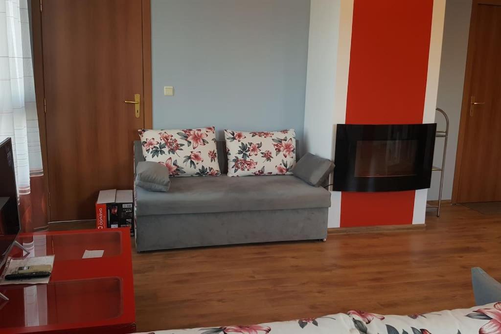 Unique Studio- Great Balcony And View! Parking Possibility! เวลีคอเทอร์โนโว ภายนอก รูปภาพ
